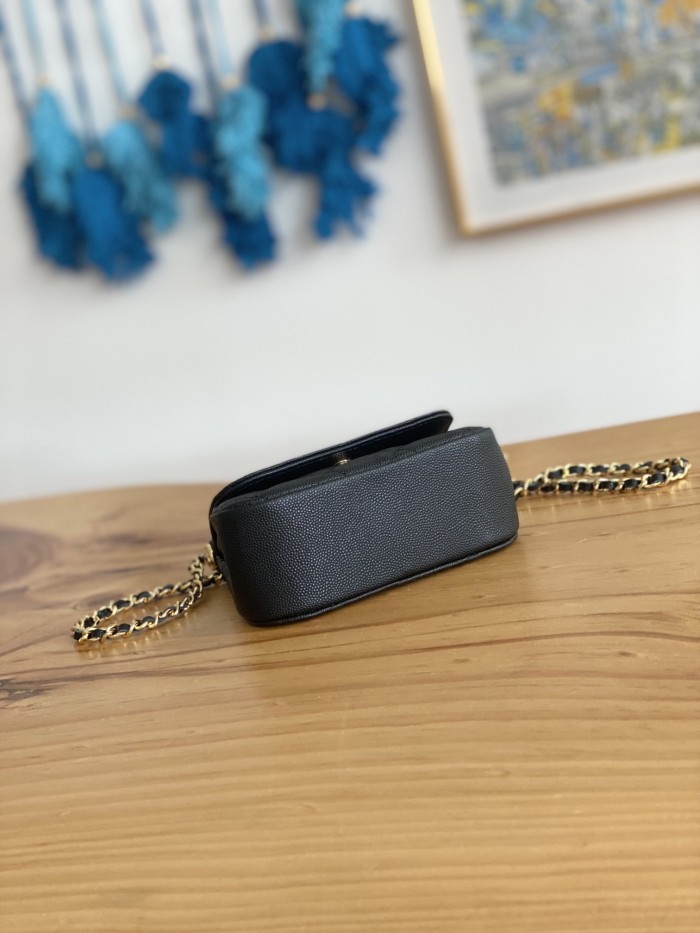 Handbag Chanel  AP3004  size  11X12X5 cm