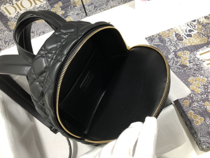 Handbag   Dior  M9221  size  21.5 x 31.5 x 13  cm