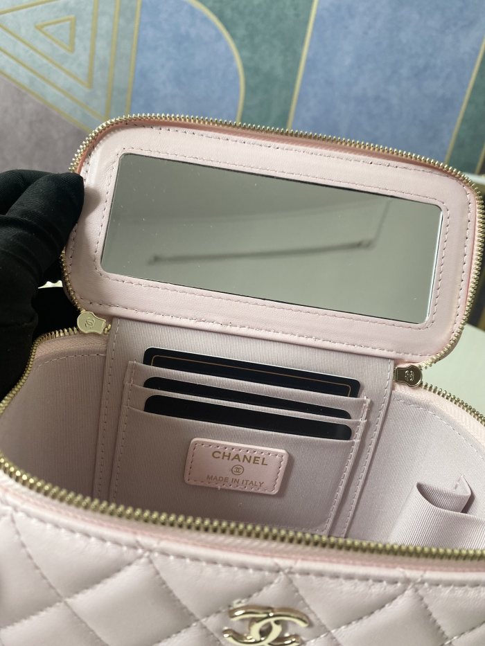 Handbag   Chanel  81192  size  9.5-17-8  𝗰𝗺