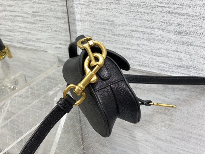 Handbag   Dior  size  12*7.5*5 cm