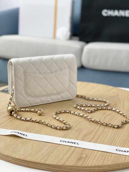 Handbag   Chanel 81133  size  19 cm