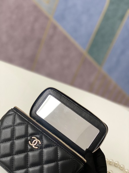 Handbag  Chanel  81192  size  9.5-17-8 𝗰𝗺