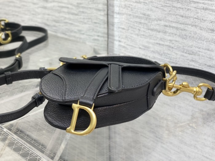 Handbag   Dior  size  12*7.5*5 cm