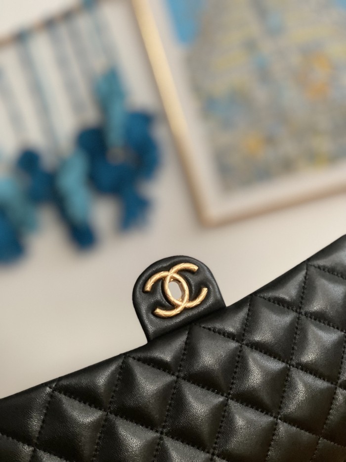  Handbag  Chanel   AS3609  size  16x25x10 cm