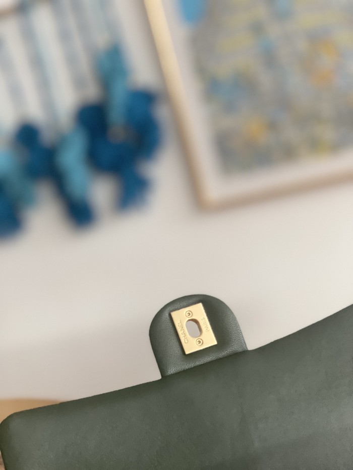  Handbag  Chanel  AS3393  size  14x22x8 cm