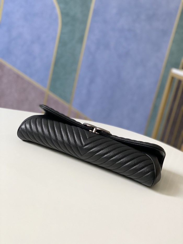 Handbag   Chanel  86015  size  30.12.6  cm