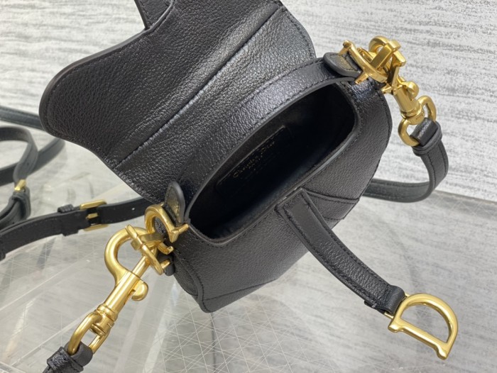 Handbag   Dior  size  12*7.5*5 cm