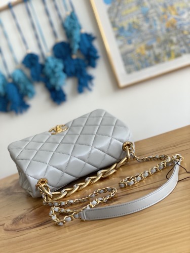 Handbag   Chanel  3367  size  23X10X15.5 Cm