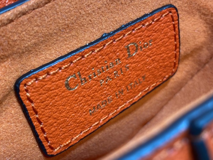 Handbag   Dior  size 12*7.5*5 cm