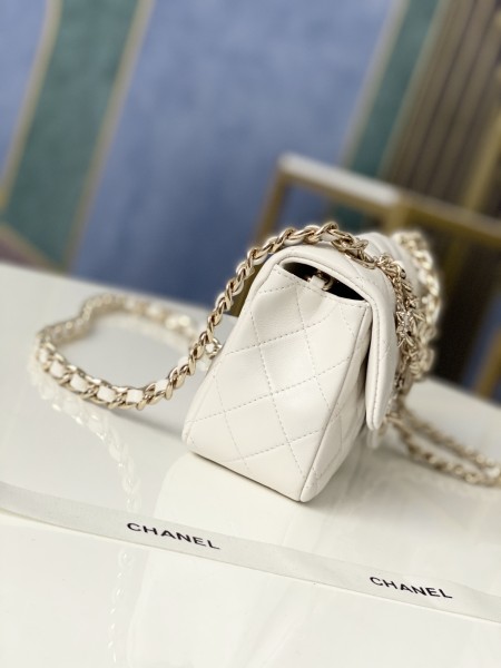 Handbag    Chanel AS2326  size  20 cm