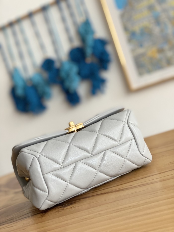 Handbag    Chanel  3366  size  21X13X10 Cm