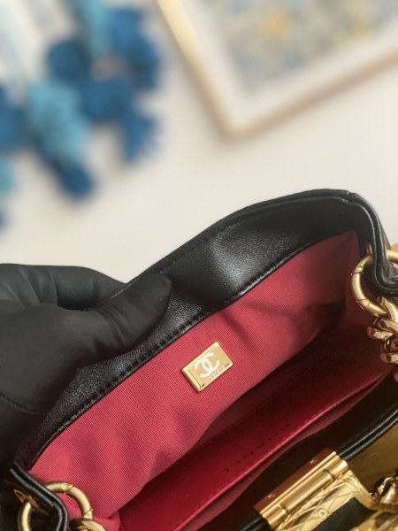 Handbag   Chanel  3475  size  12.5*19*6.5* cm