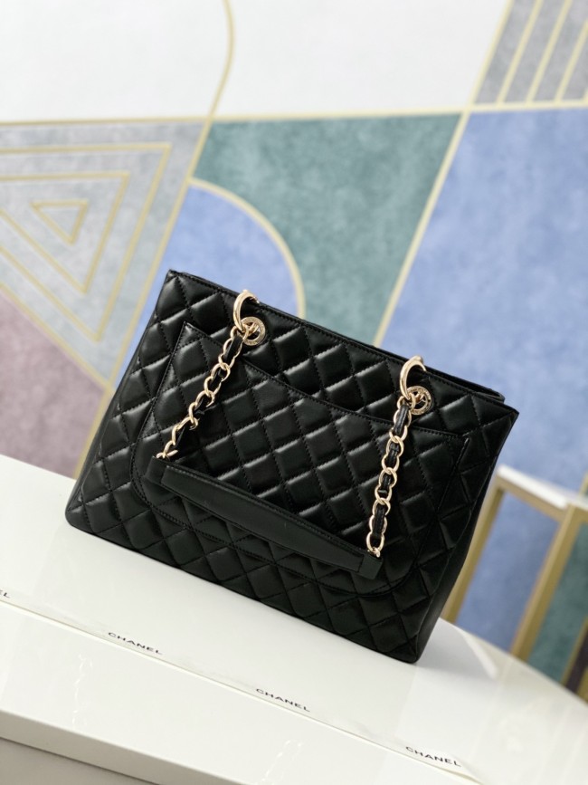 Handbag    Chanel   20995   size 34x25x14 cm