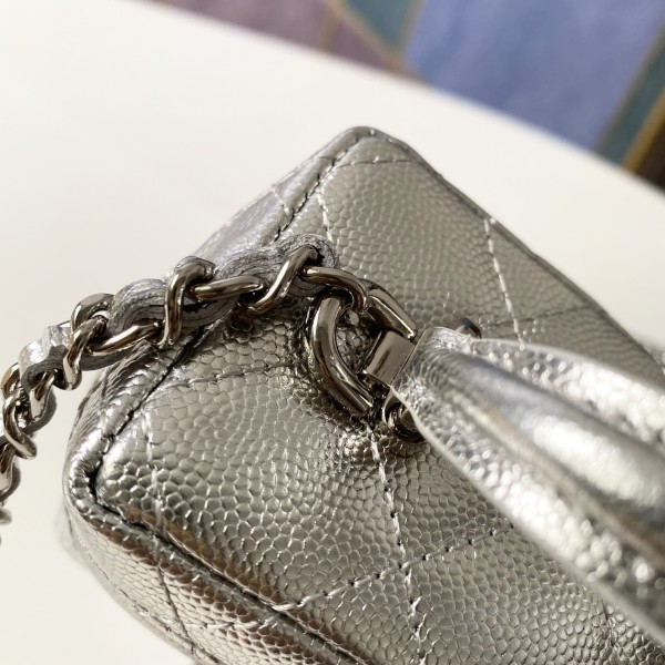 Handbag  Chanel  AP2194  size  12 11.5 7 cm