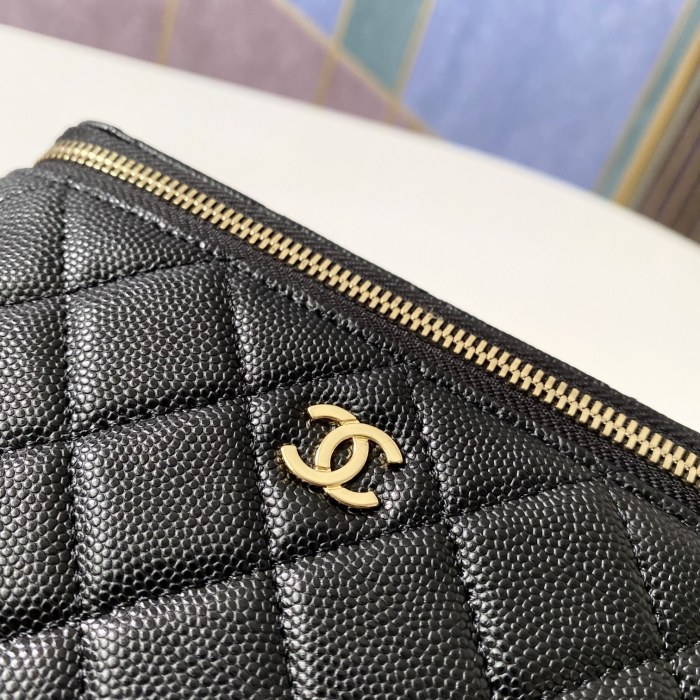Handbag    Chanel 81341  size  9.5*17*8 cm