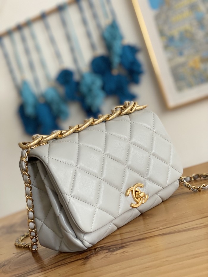 Handbag    Chanel  3366  size  21X13X10 Cm