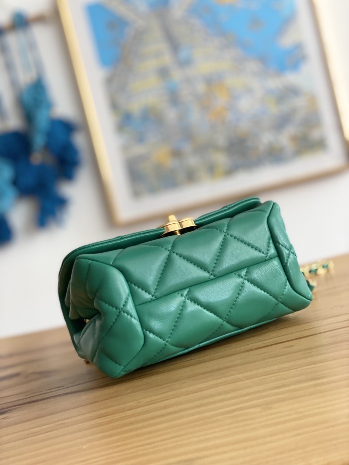 Handbag   Chanel  3365  size  17X11.5X8.5 Cm