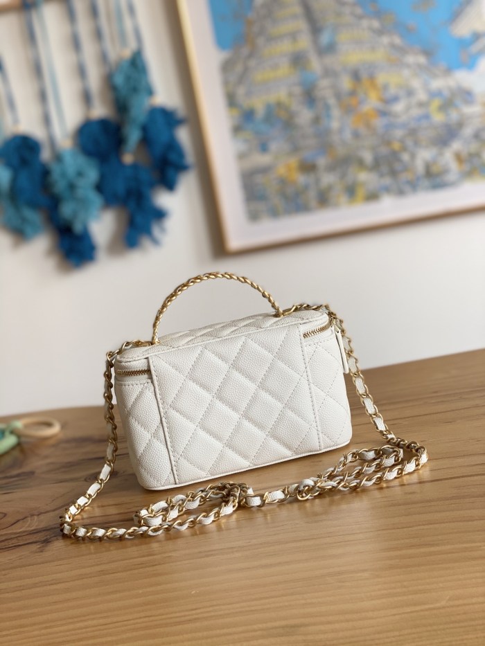 Handbag  Chanel  81195  size  16  9.5  8  cm