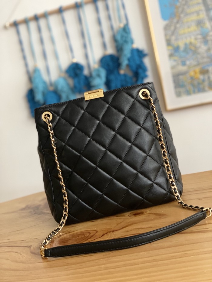 Handbag  Chanel 3477  size  22*25*9* cm