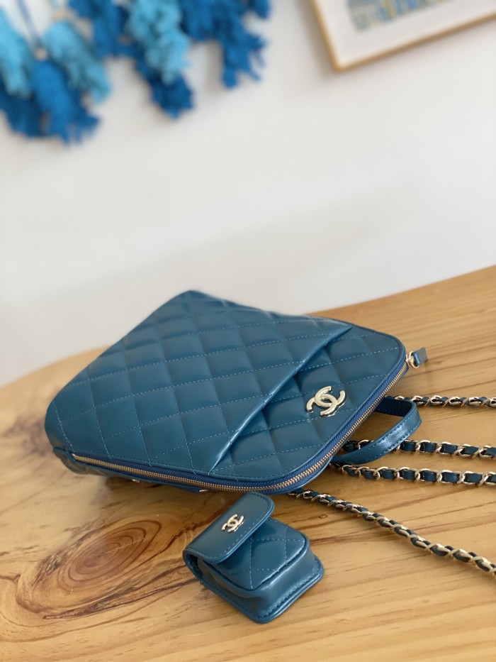 Handbag  Chanel  3332  size 21*23*8* cm