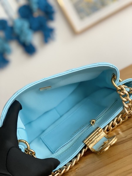  Handbag  Chanel 3476  size  17*23*7* cm