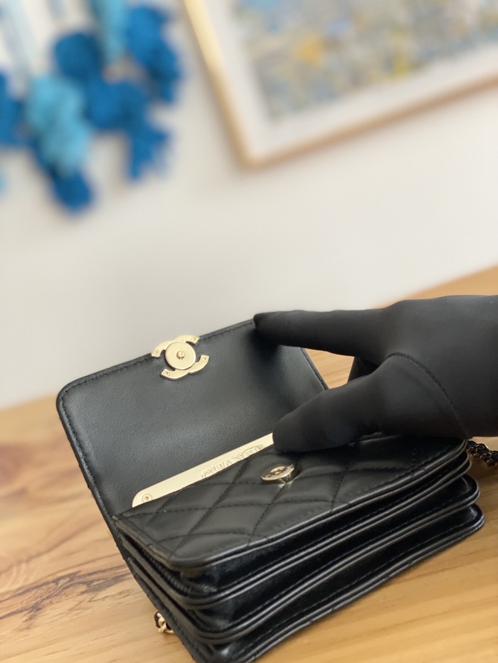 Handbag  Chanel   81209  size  12.5 cm 