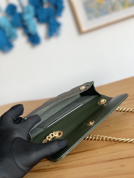 Handbag  Chanel  81224  size  16 cm