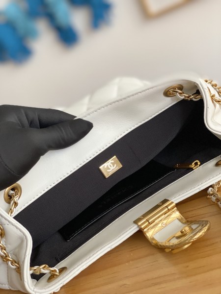 Handbag  Chanel  3477  size  22*25*9* cm