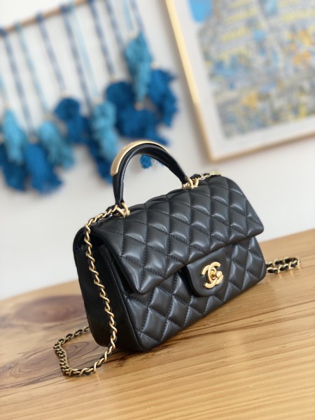  Handbag  Chanel  AS2431  size  20X14X7 CM