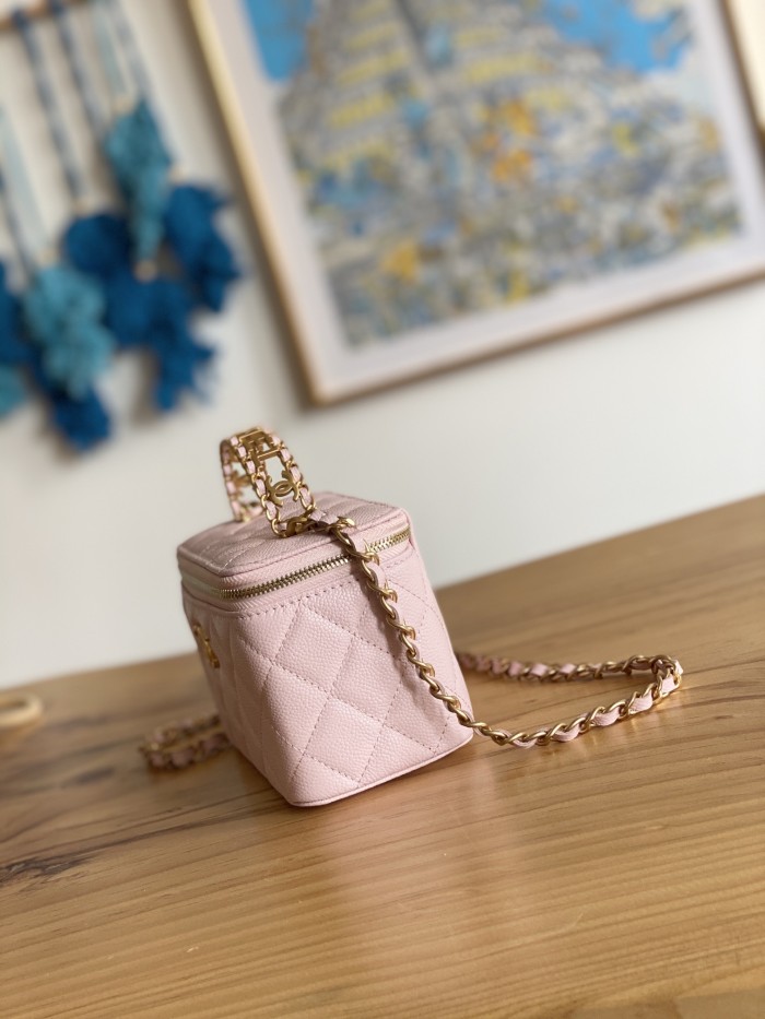 Handbag  Chanel   81195  size 16  9.5  8  cm