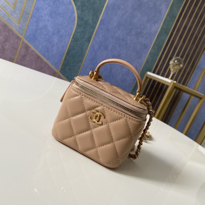 Handbag Chanel  81113 size  10 7 9 cm