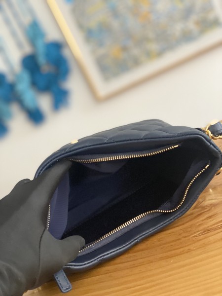 Handbag  Chanel   AS3631  size  26×30×7 cm