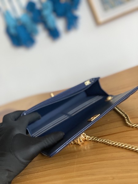 Handbag  Chanel  81221  size  19 cm