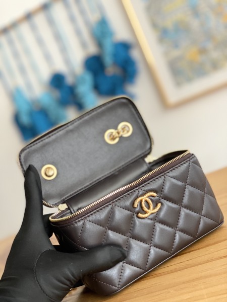 Handbag  Chanel  81222  size  16.5 cm