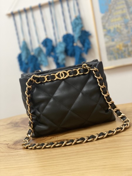 Handbag  Chanel  3502  size  24*29*10  cm
