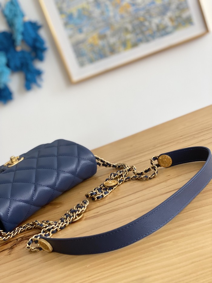 Handbag  Chanel  3369  size   21X14.5X6 cm