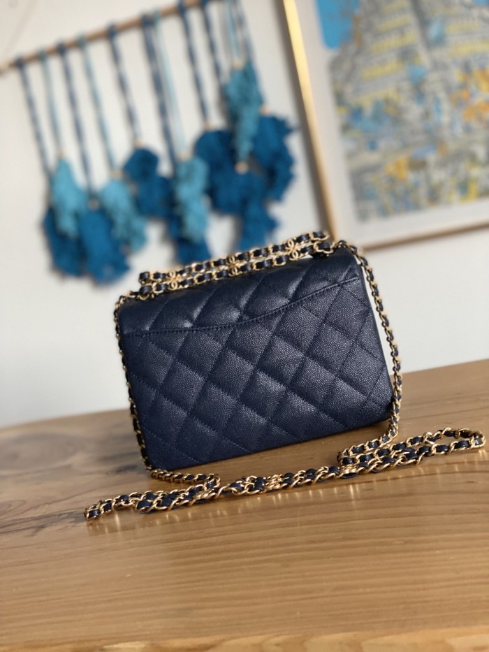 Handbag Chanel  3580  size  13*20*9.5 cm