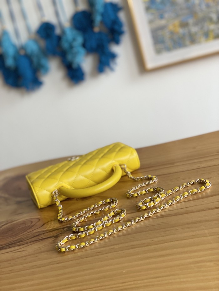 Handbag  Chanel   81207  size  19 cm