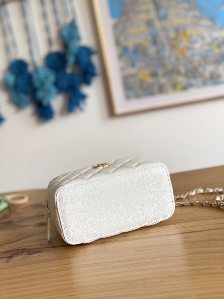 Handbag  Chanel  81195  size  16  9.5  8  cm