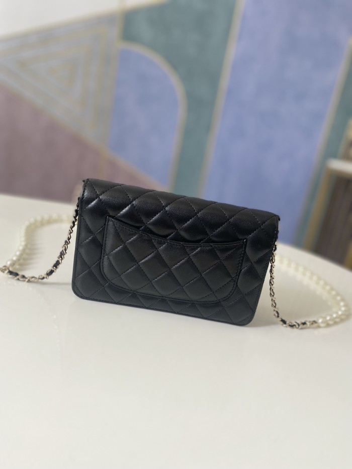 Handbag Chanel  81180  size  19 cm