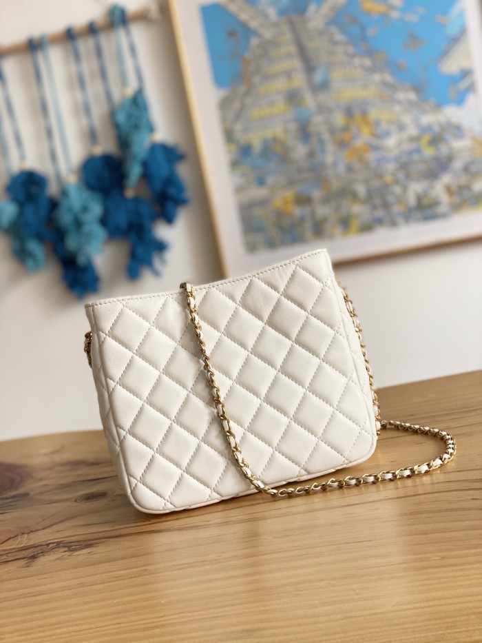 Handbag  Chanel  3259  size  16×19.5×8.5 cm