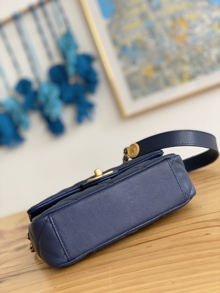 Handbag  Chanel  3369  size   21X14.5X6 cm