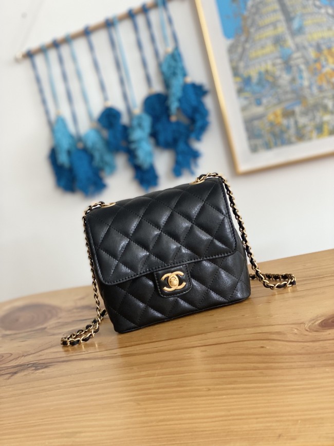 Handbag Chanel  3648  size 17  14.5   7.5 cm 