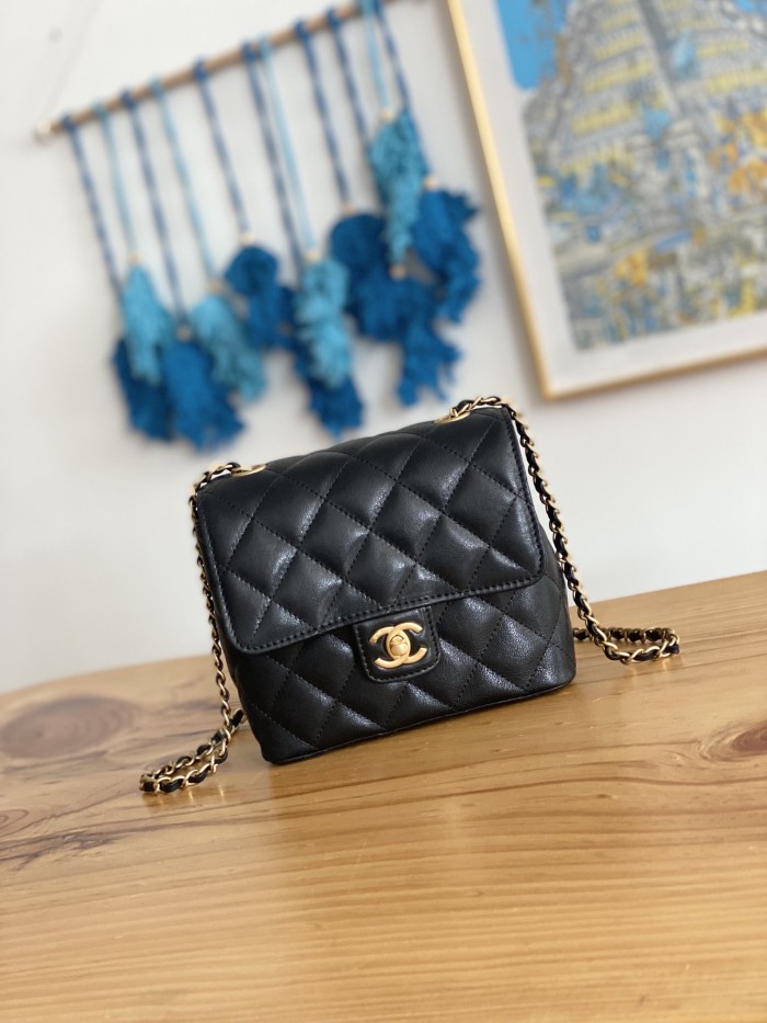 Handbag Chanel  3648  size 17  14.5   7.5 cm 