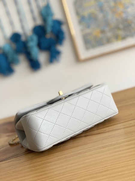  Handbag  Chanel  AS2431  size  20X14X7 CM