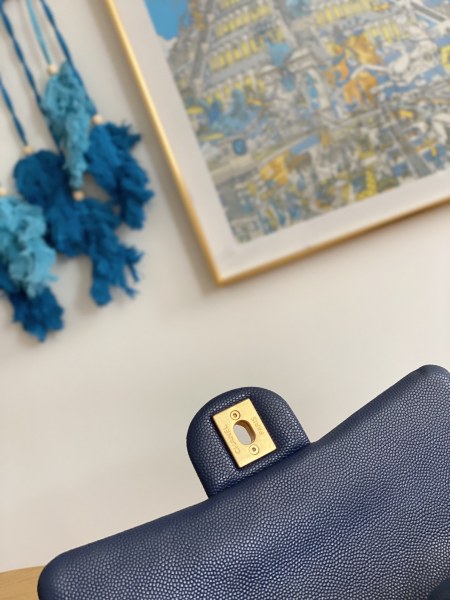 Handbag  Chanel  3369  size   21X14.5X6 cm