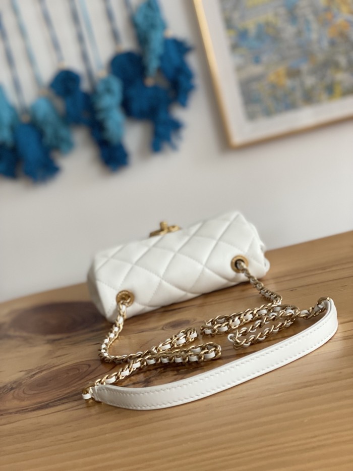 Handbag Chanel  3473  size  13*18*6  cm