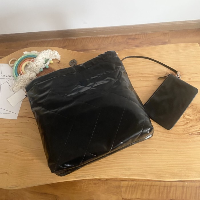 Handbag  Chanel AS3262  size  48X45X10 Cm