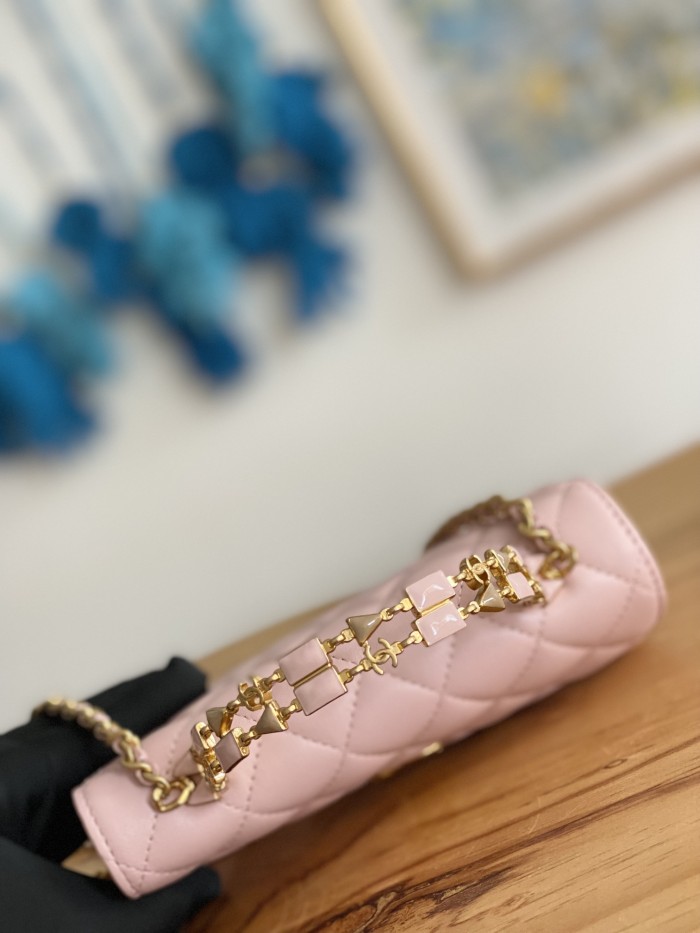 Handbag  Chanel  AP81214   size  10*18*4.5 cm