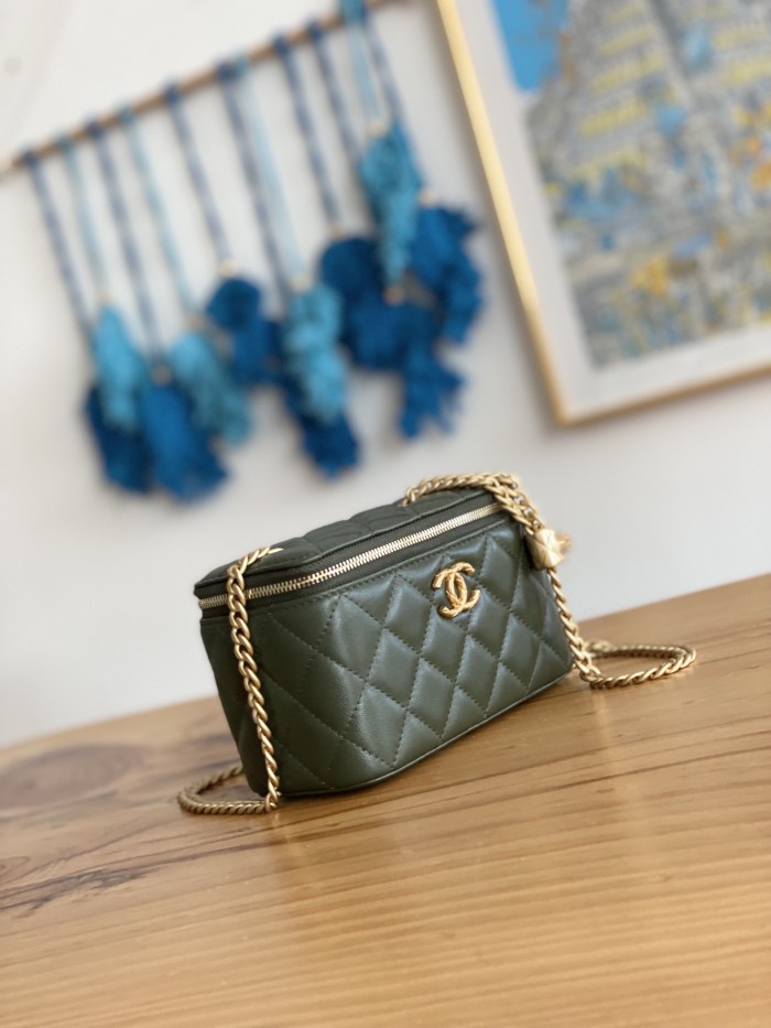 Handbag  Chanel  81222  size  16.5 cm